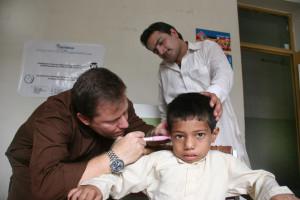 Foto 1- Bambini con gravi patologie uditive